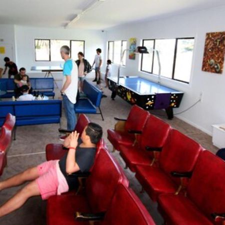 Waikanae Beach Top 10 Holiday Park Гисборн Экстерьер фото
