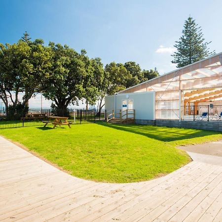 Waikanae Beach Top 10 Holiday Park Гисборн Экстерьер фото