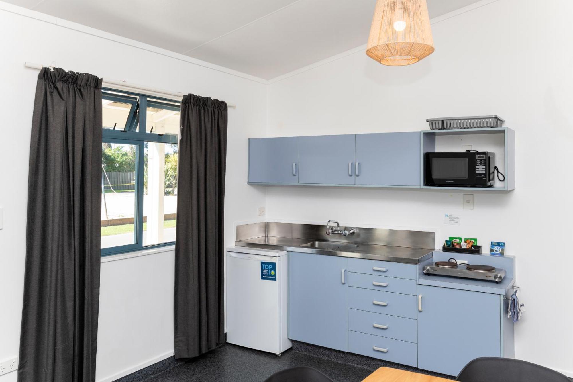 Waikanae Beach Top 10 Holiday Park Гисборн Экстерьер фото