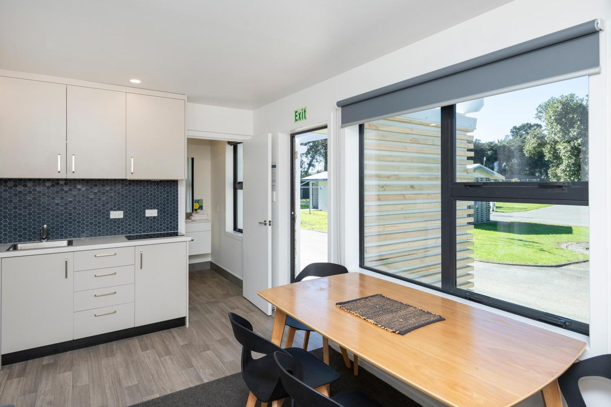 Waikanae Beach Top 10 Holiday Park Гисборн Экстерьер фото