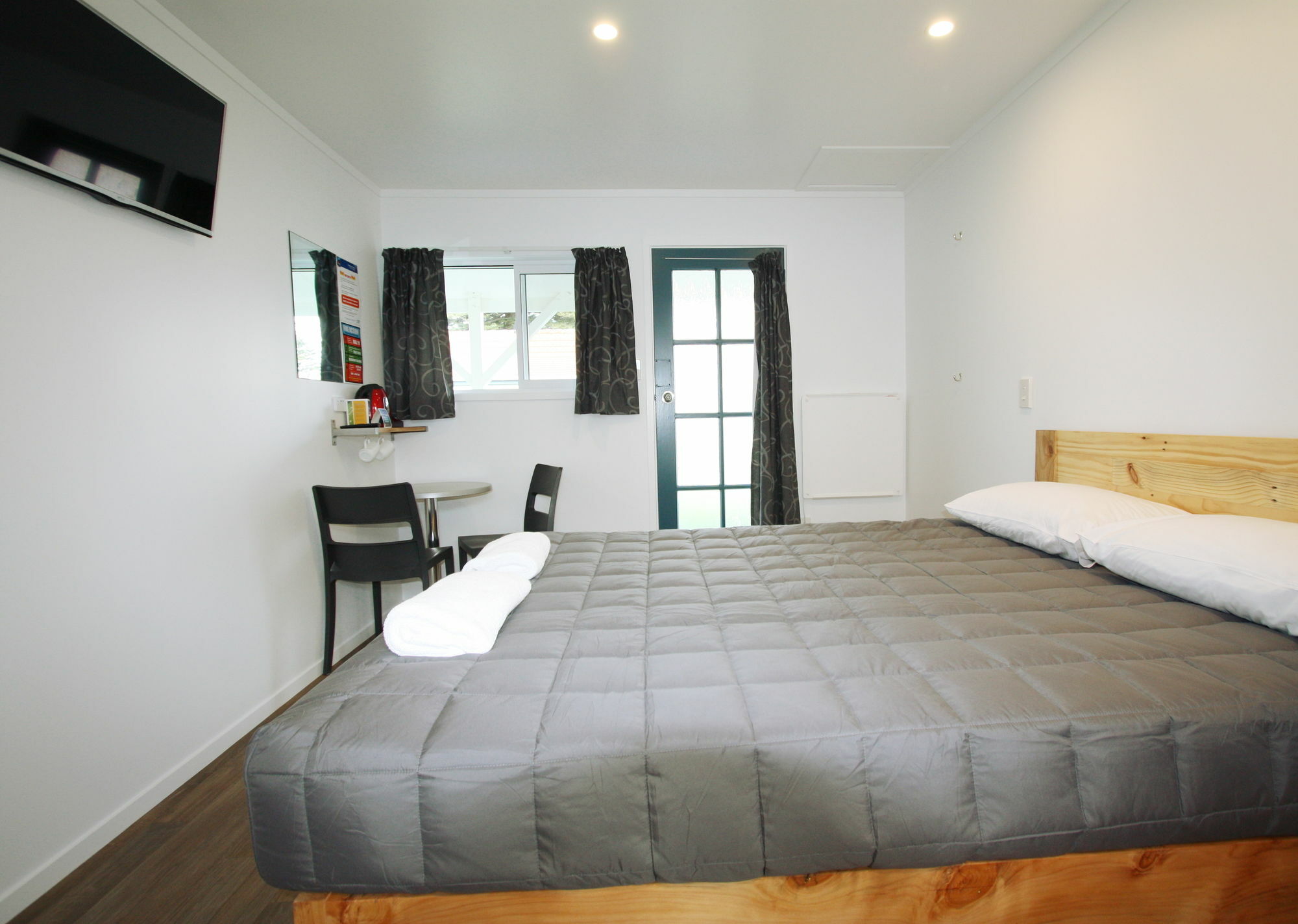 Waikanae Beach Top 10 Holiday Park Гисборн Экстерьер фото