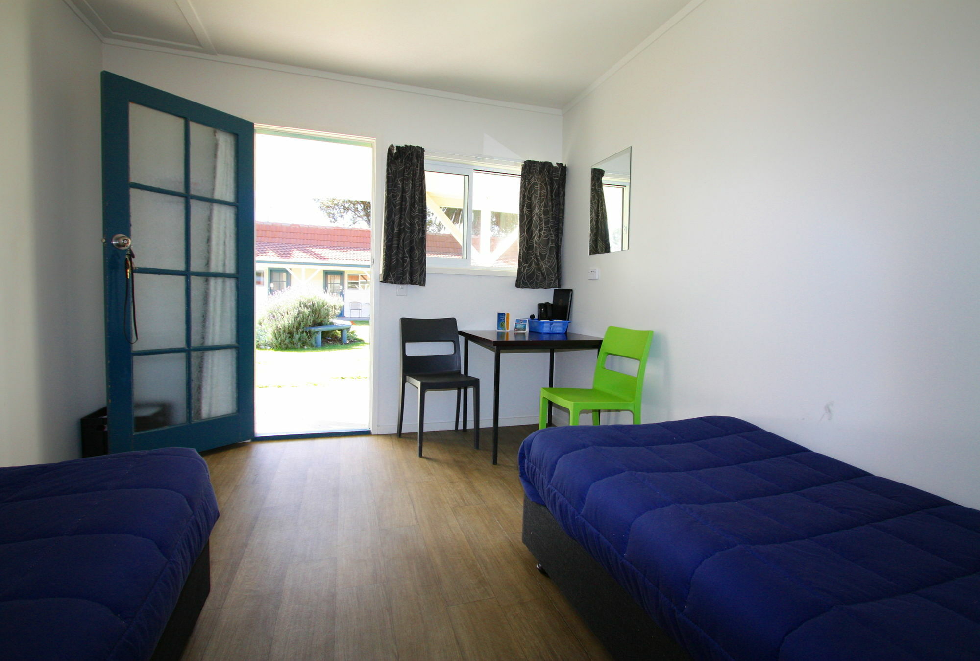 Waikanae Beach Top 10 Holiday Park Гисборн Экстерьер фото